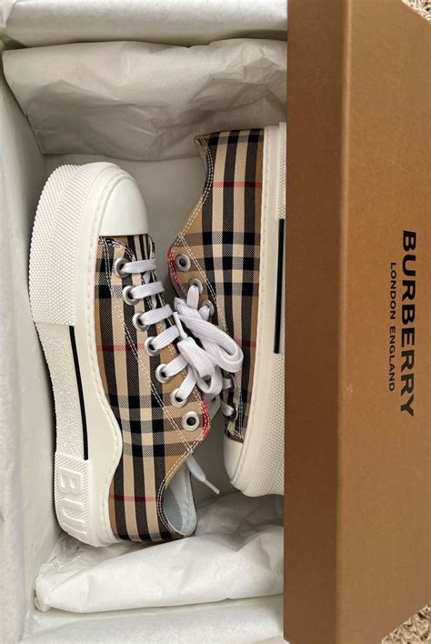 burberry 靴|Women’s Designer Shoes .